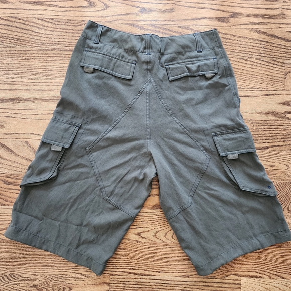 Men's Green Cargo Pockets Size 30 Waist Shorts Hiking Outdoor Casual Lightweight - Picture 5 of 5